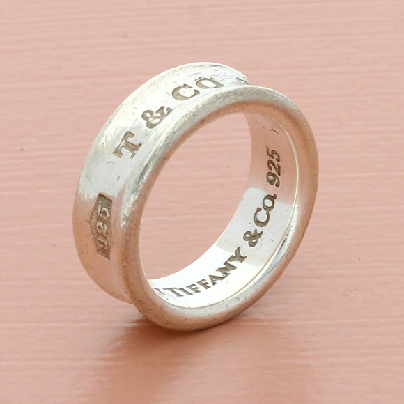Tiffany & Co. Silver Band Ring, size 6, GUC - Picture 3 of 4